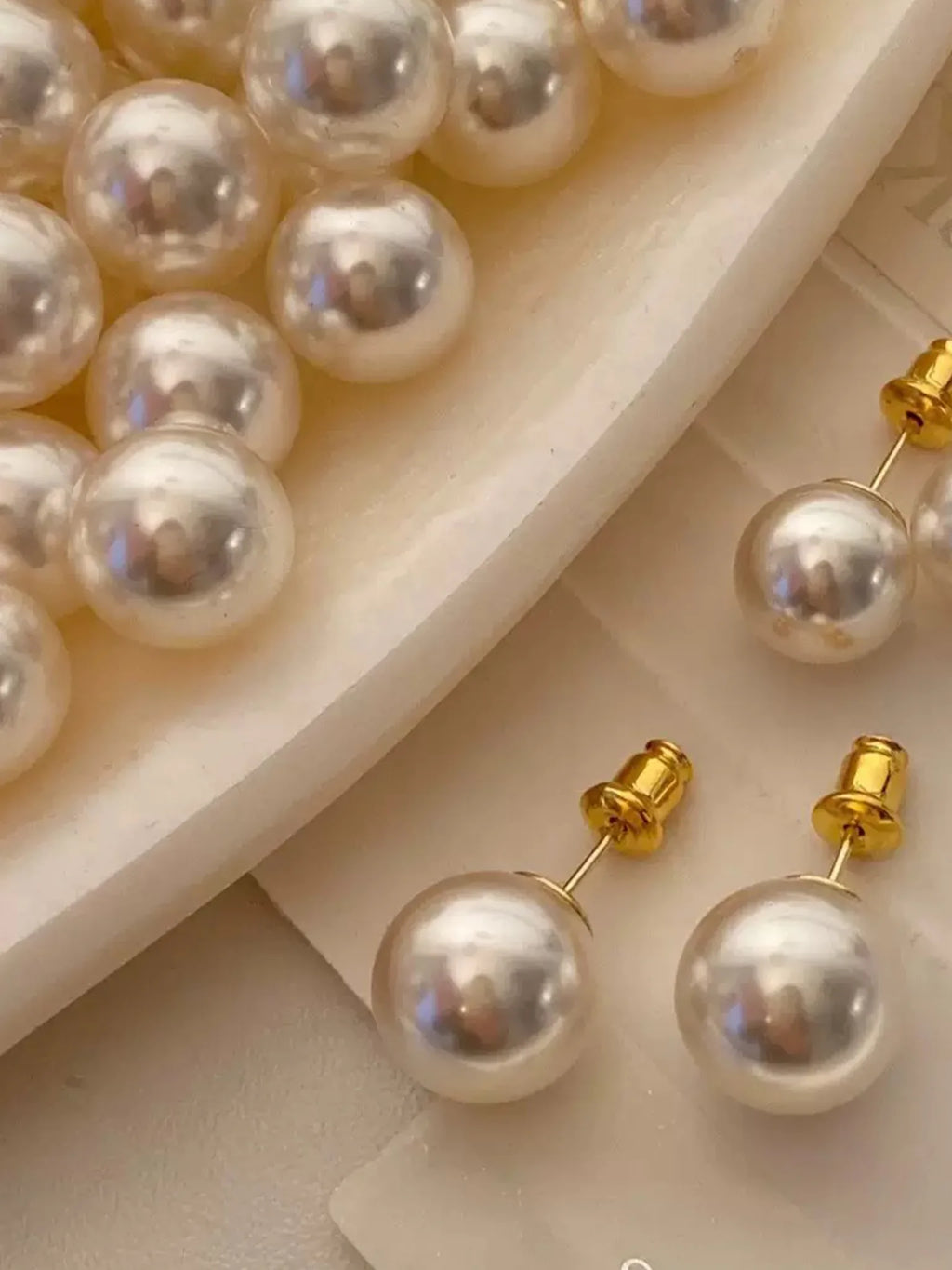 Minimalist White Pearl-Style Earrings Stud Cilp on